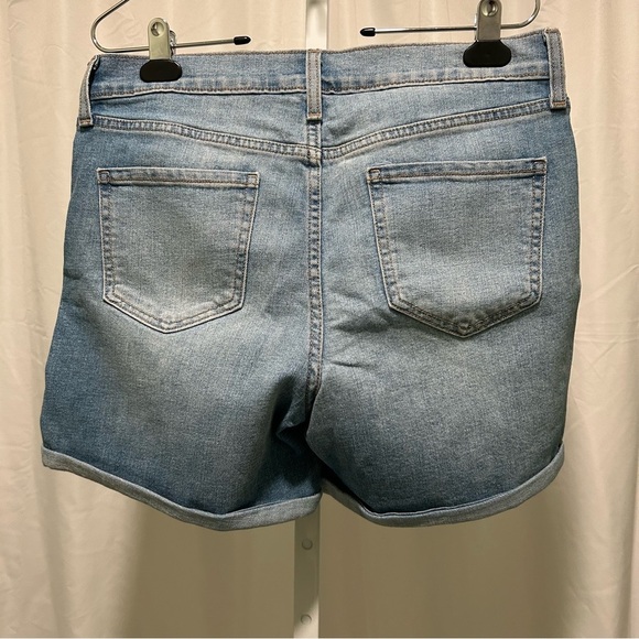 #041 Old Navy Women's Blue Denim Shorts - Picture 4 of 4